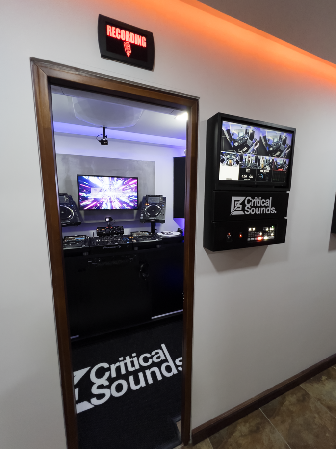 COMBO: CABINA DJ PRO - Práctica de 3+ HRS